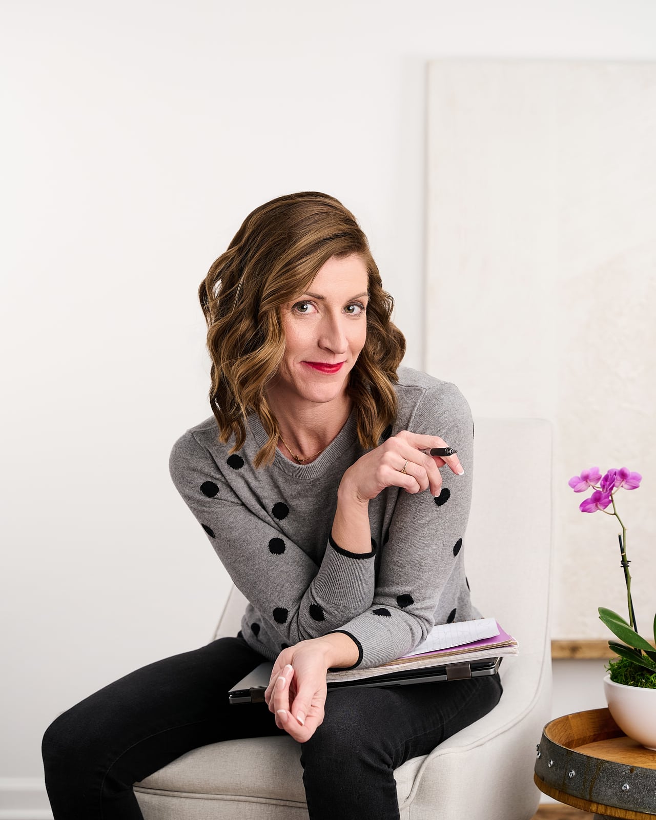 Branding-2023-KM-001P-Headshots_370-1 1